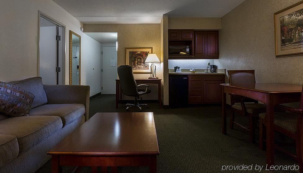Baymont By Wyndham Norcross Atlanta Hotel Екстериор снимка